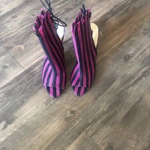 Zara Pink and Black Sandals
